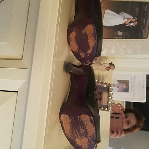 Heels - Picture 3 of 4